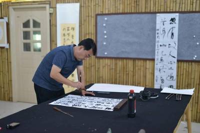 風華百年 藍焰閃耀——蚌埠支隊邀請文化名家開展主題文藝創作